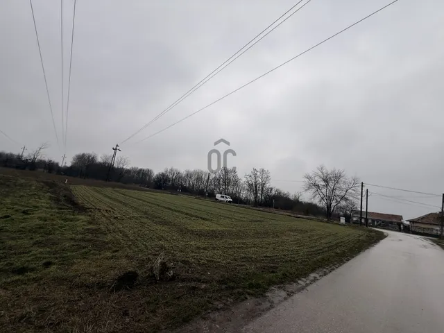 Eladó mezőgazdasági ingatlan Baracska 1245 nm