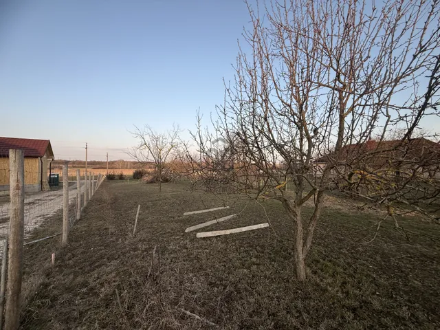 Eladó telek Bicske 800 nm