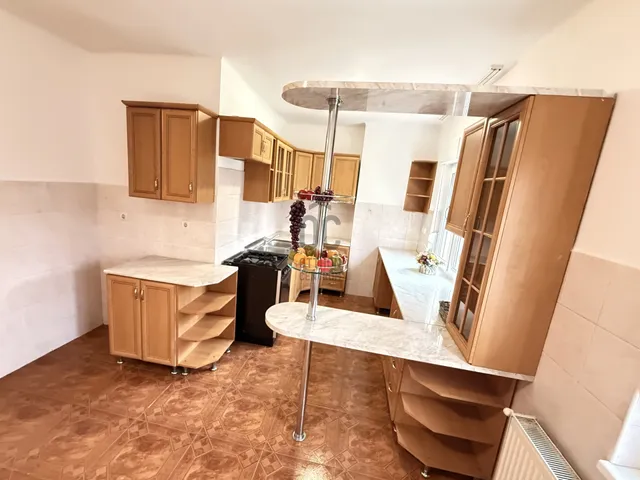 Eladó lakás Bicske, Kertváros 75 nm