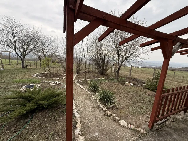 Eladó telek Bicske 1421 nm