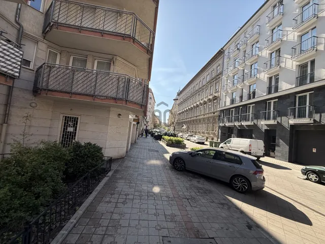 Eladó garázs Budapest VII. kerület, Rózsa utca 23 nm