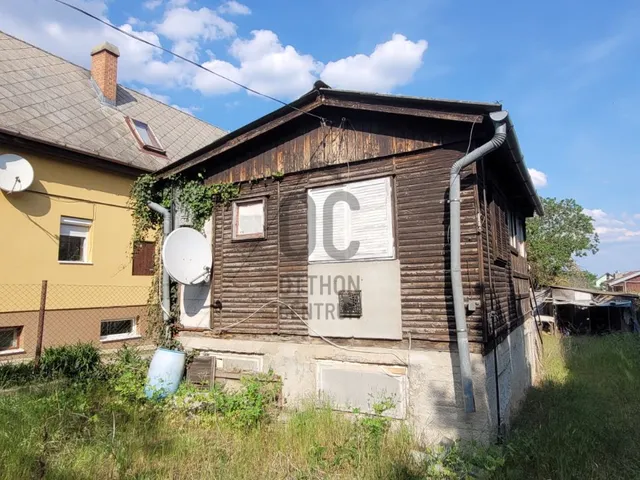 Eladó telek Fót 1036 nm