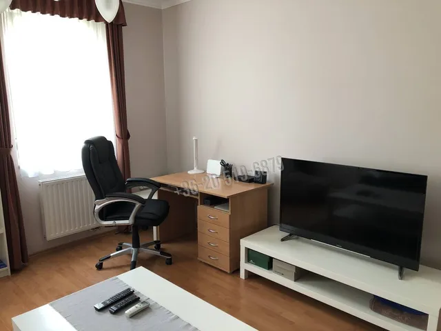 Eladó lakás Paks, Lakótelep 52 nm