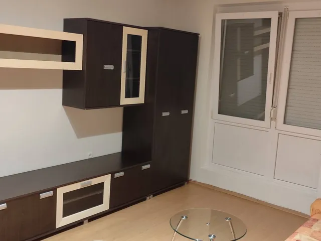 Eladó lakás Paks, Lakótelep 48 nm