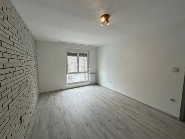 Eladó lakás Paks, Lakótelep 58 nm