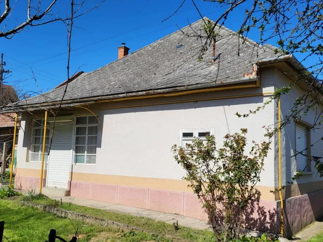 Eladó ház Paks, Óváros 120 nm