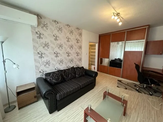 Eladó lakás Paks, Lakótelep 48 nm