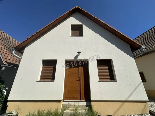 Eladó lakás Paks, Dunakömlőd 63 nm
