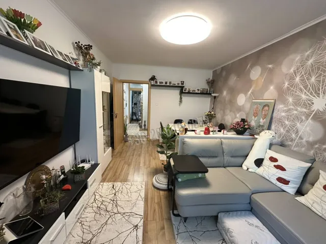 Eladó lakás Paks, Lakótelep 65 nm