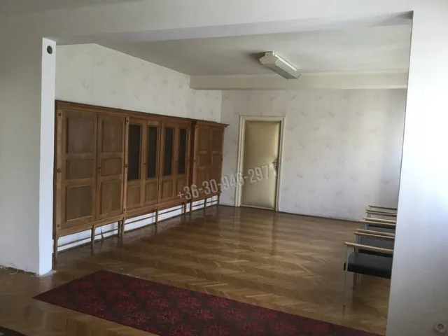 Eladó kereskedelmi és ipari ingatlan Békéscsaba, Szabadság tér 993 nm