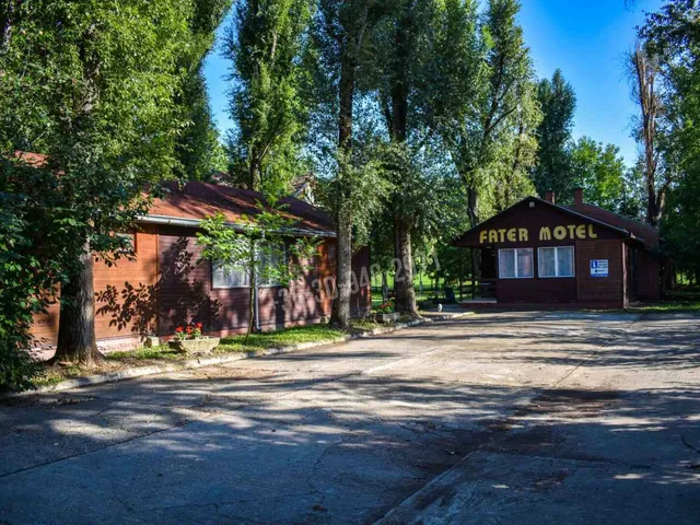 Eladó kereskedelmi és ipari ingatlan Doboz 613 nm