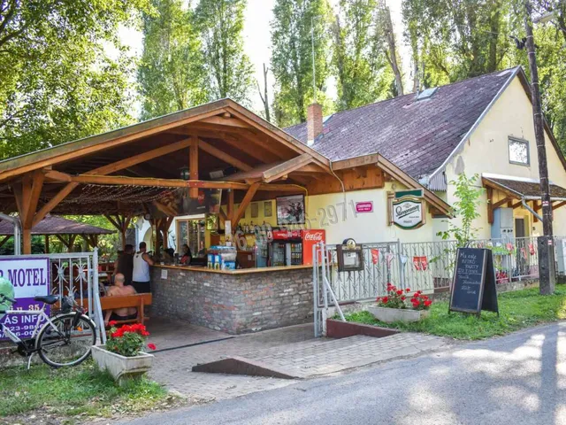 Eladó kereskedelmi és ipari ingatlan Doboz, Remetei utca 613 nm