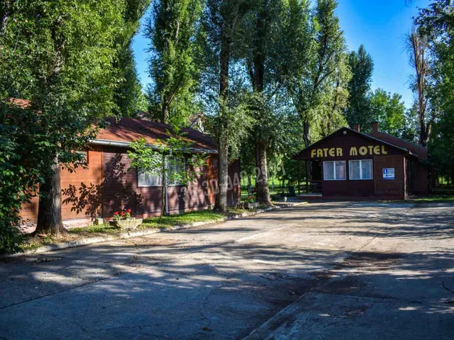 Eladó kereskedelmi és ipari ingatlan Doboz, Remetei utca 613 nm