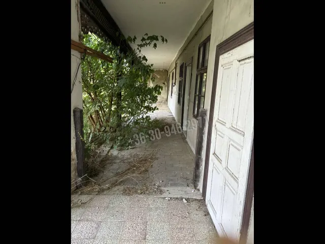 Eladó kereskedelmi és ipari ingatlan Békéscsaba, Békési út 253 nm