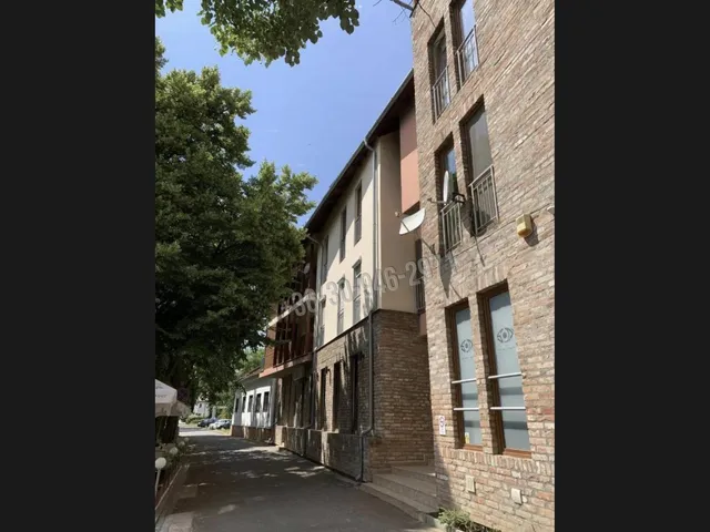 Kiadó garázs Gyula 14 nm