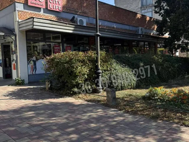 Eladó kereskedelmi és ipari ingatlan Szarvas 695 nm