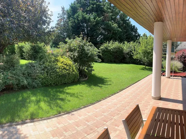 Eladó ház Budapest XVI. kerület, Rákosszentmihály 330 nm