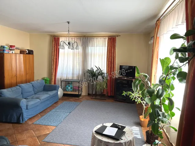 Eladó ház Budapest XVI. kerület, Rákosszentmihály 245 nm