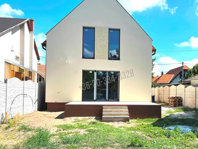 Eladó ház Budapest XVI. kerület, Rákosszentmihály 158 nm