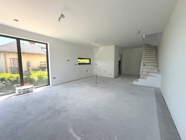 Eladó ház Budapest III. kerület, Aranyhegy 178 nm