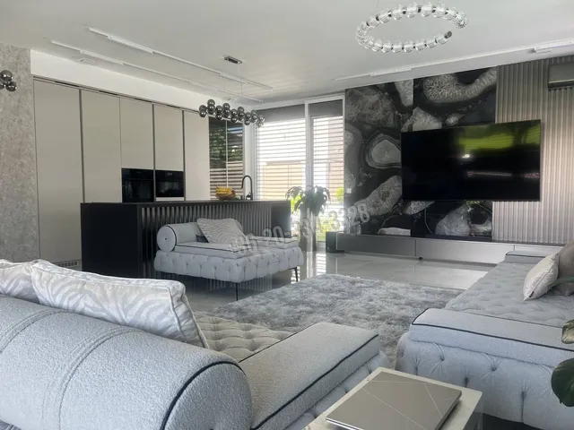 Eladó ház Budapest XVI. kerület, Árpádföld 200 nm