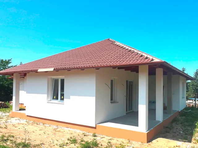 Eladó ház Erdőkertes, Kilencholdas 126 nm