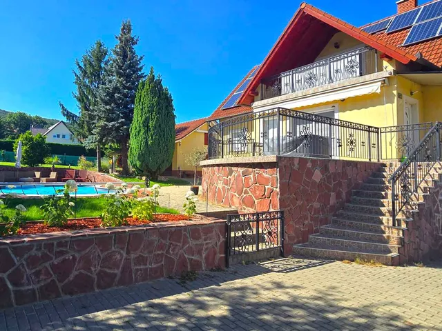 Eladó ház Balatonszepezd 224 nm