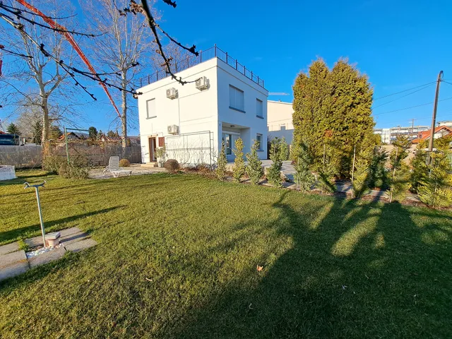 Eladó nyaraló Balatonfüred 90 nm