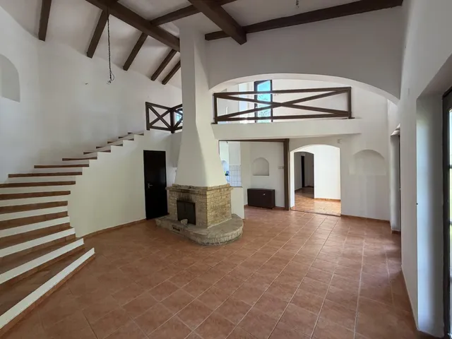 Eladó ház Kisbér 280 nm