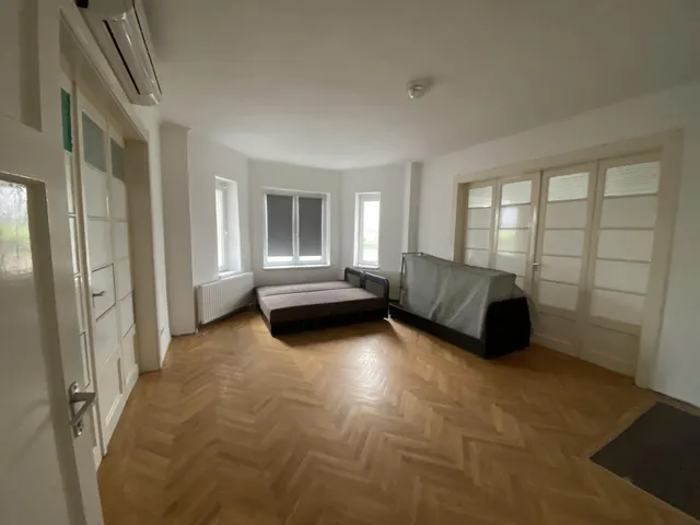 Eladó ház Almásfüzitő 200 nm