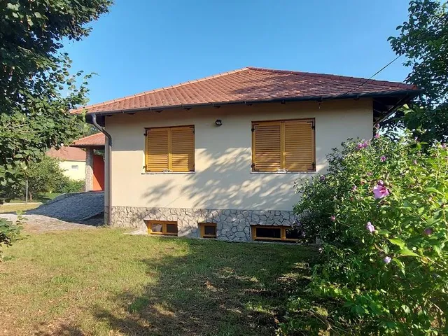 Eladó ház Komárom 280 nm