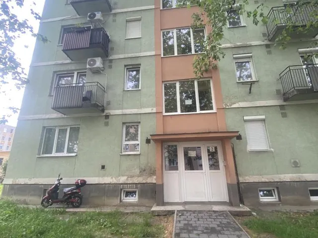 Kiadó lakás Oroszlány 35 nm