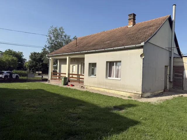 Eladó ház Mocsa 81 nm