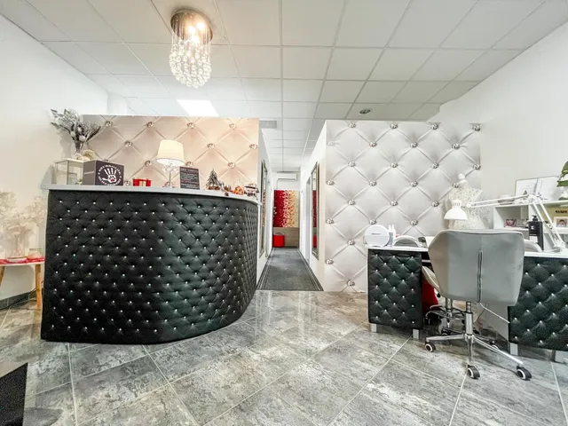 Eladó kereskedelmi és ipari ingatlan Komárom 53 nm