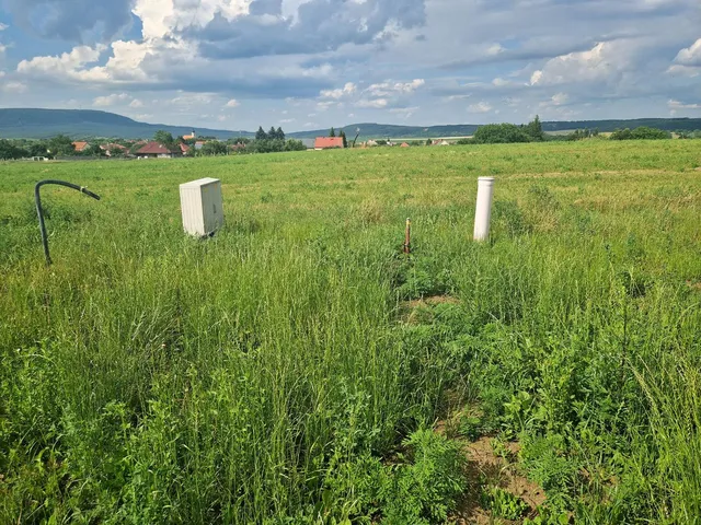 Eladó telek Tarján 1070 nm