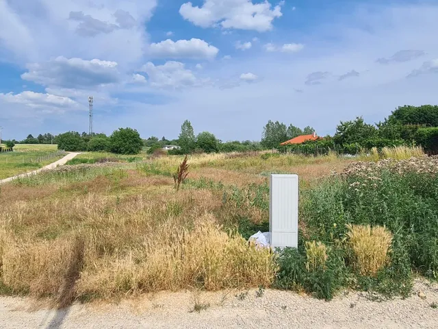 Eladó telek Tata 614 nm