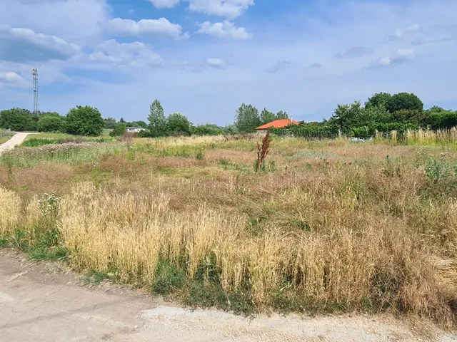 Eladó telek Tata 771 nm