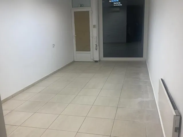 Kiadó kereskedelmi és ipari ingatlan Komárom 28 nm
