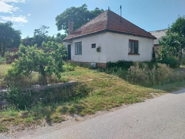 Eladó ház Ászár 63 nm