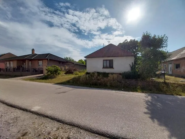Eladó ház Ászár 63 nm