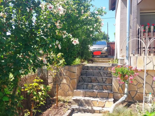 Eladó ház Tatabánya 72 nm