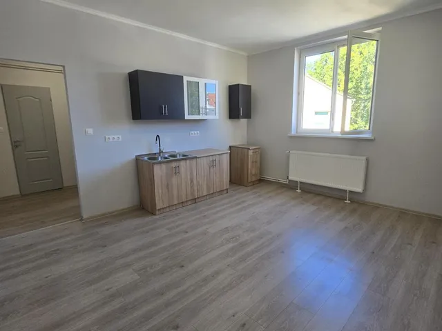 Eladó lakás Oroszlány 39 nm