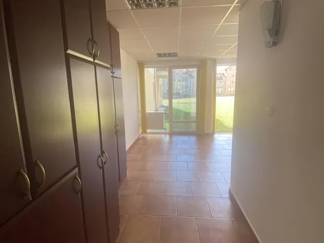 Eladó kereskedelmi és ipari ingatlan Tatabánya 51 nm
