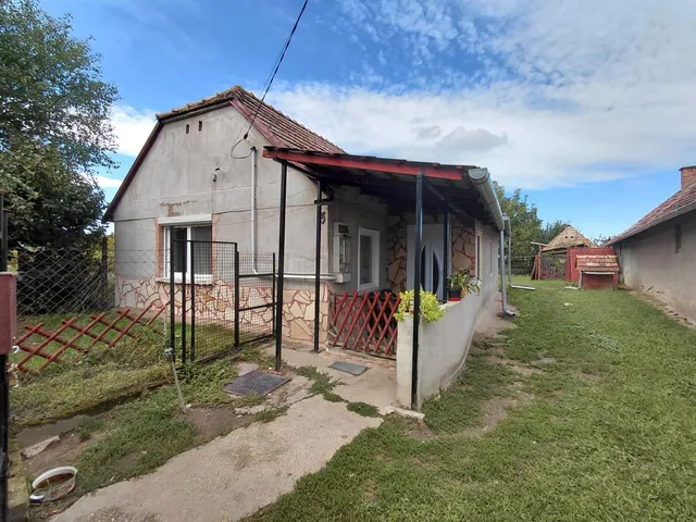 Eladó ház Császár 67 nm