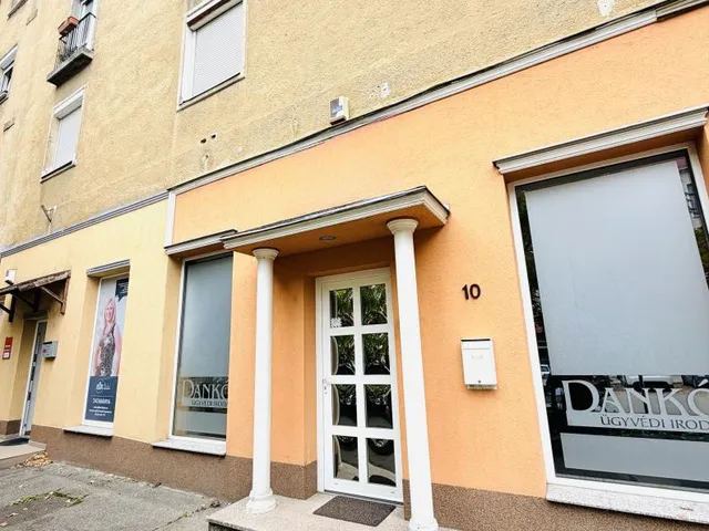 Eladó kereskedelmi és ipari ingatlan Tatabánya 85 nm