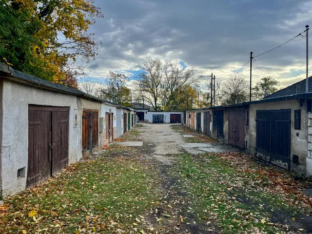 Eladó garázs Tatabánya 20 nm