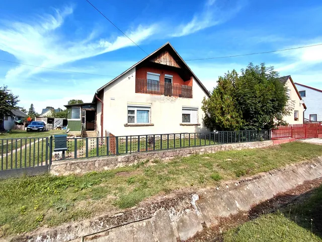 Eladó ház Bábolna 120 nm