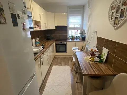 Eladó lakás Oroszlány 75 nm