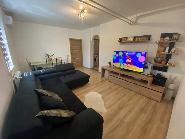 Eladó lakás Oroszlány 75 nm