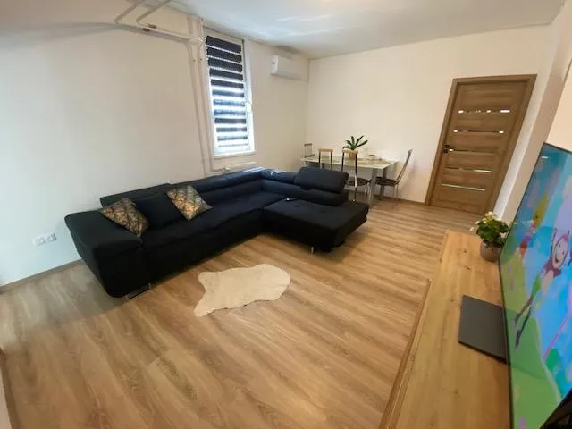 Eladó lakás Oroszlány 75 nm